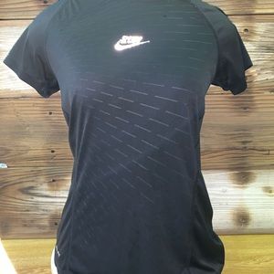 Women’s Nike running reflective Dri Fit shirt XS